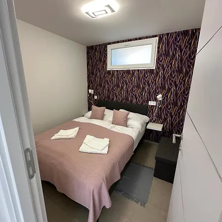 Holdfeny Apartment *