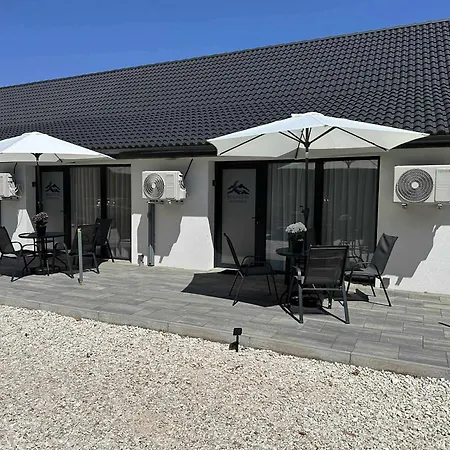 Holdfeny Apartment *