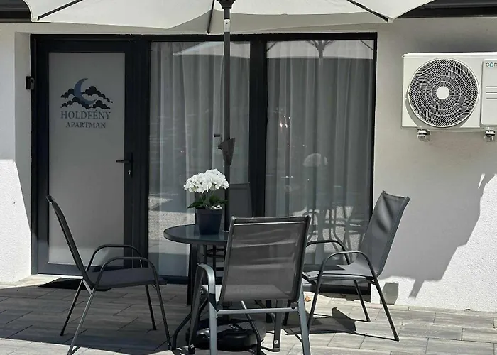 Holdfeny Apartament